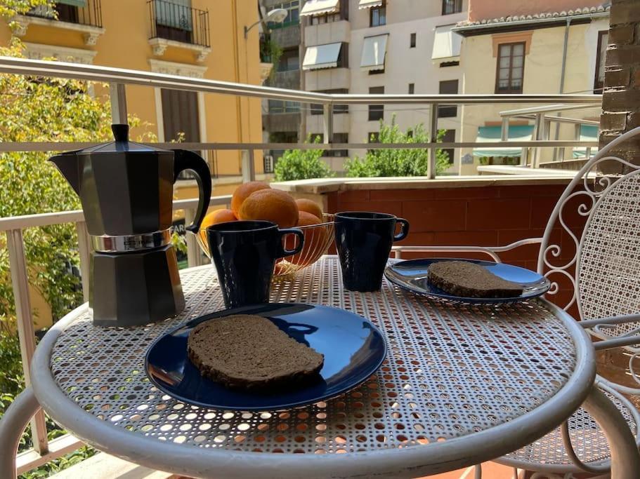 Piso En El Centro De Granada. Parking Opcionalアパートメント エクステリア 写真